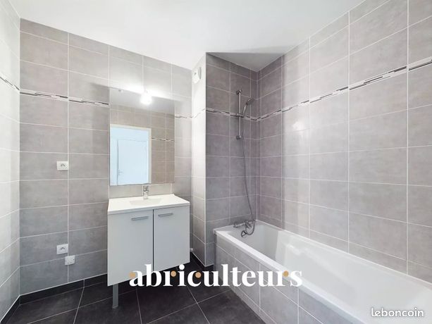 https://img.leboncoin.fr/api/v1/lbcpb1/images/0b/f2/09/0bf2090f7cb44069bfa6c8da5b91c38f7aa79bc6.jpg?rule=ad-image