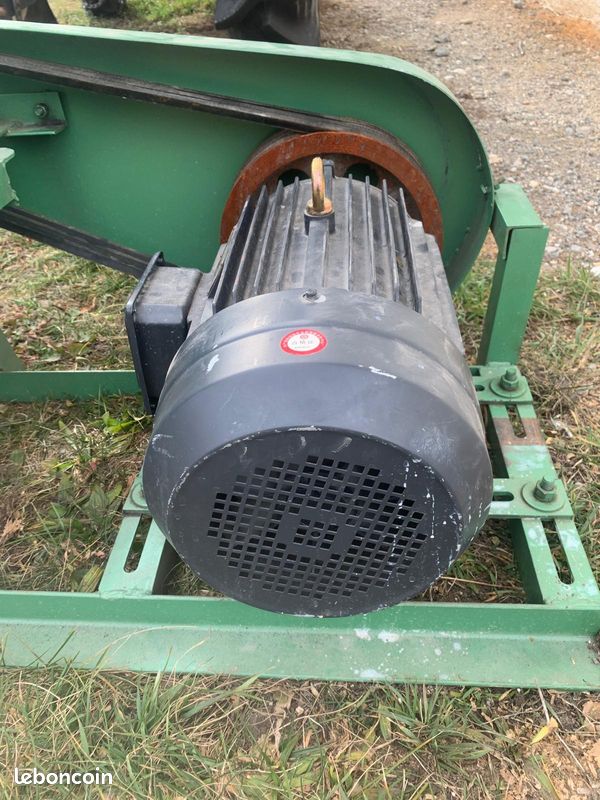 Gros moteur electrique 7,5 kw (image 1)