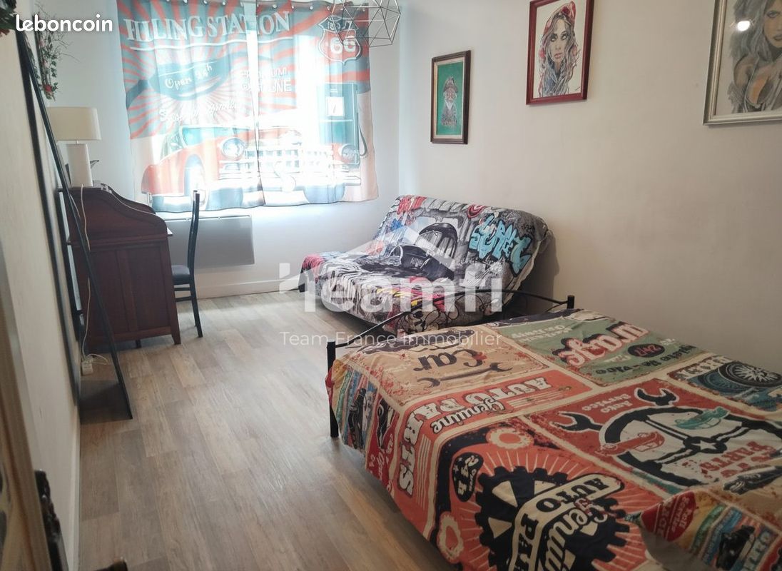 Immeuble 600 m² · à Saint-Pourçain-sur-Sioule · 600 m² · 292 600 €