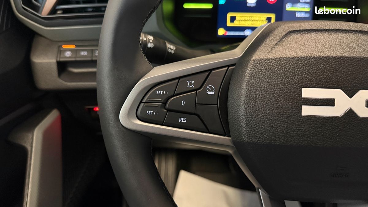 DACIA DUSTER HYBRID 155ch BVA 4X2 EXTREME SUREQUIPE (image 29)