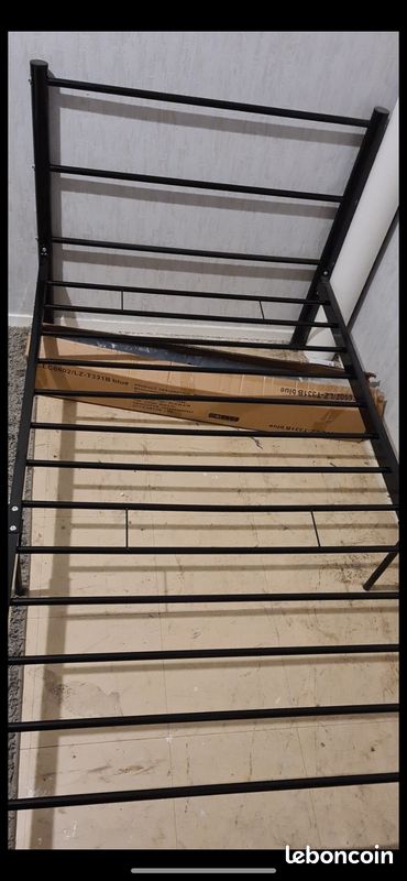 Cadre de lit+ sommier 90x200 (image 1)