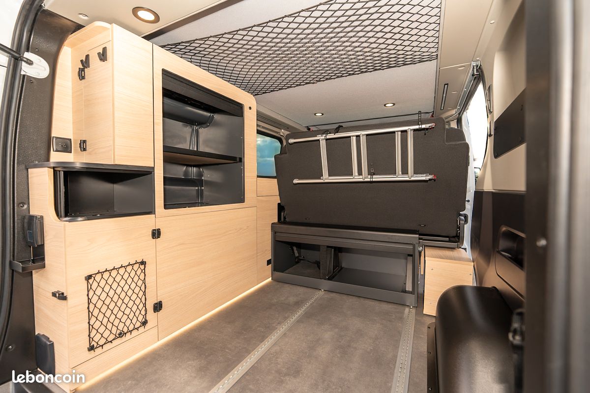 Flex 5 CONFORT – 100% équipé, NEUF, complet, 5 places / 4 couchages, le seul van du marché avec suspensions pneumatiques de série Visible sur notre agence de Nantes - St Herblain (image 9)