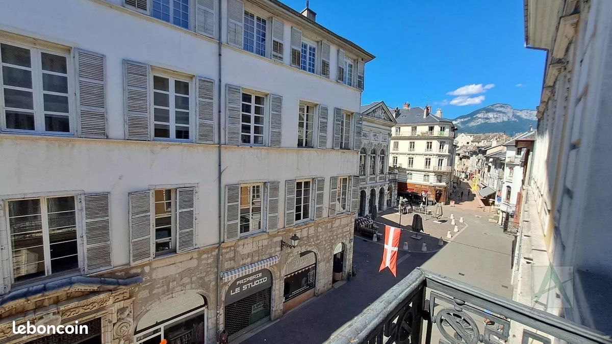 Appartement 7 pièces 220 m² · à Chambéry · 220 m² · 400 000 €