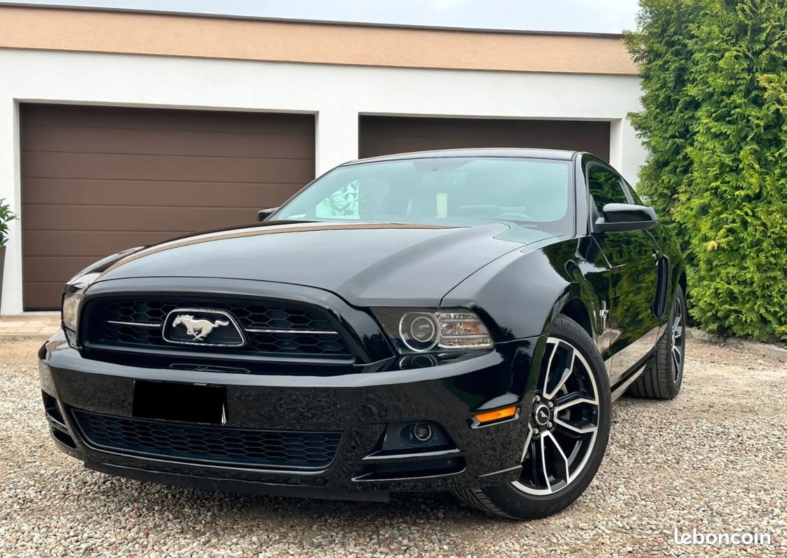 FORD Mustang COUPÉ 3.7 V6 305CH PREMIUM (image 1)