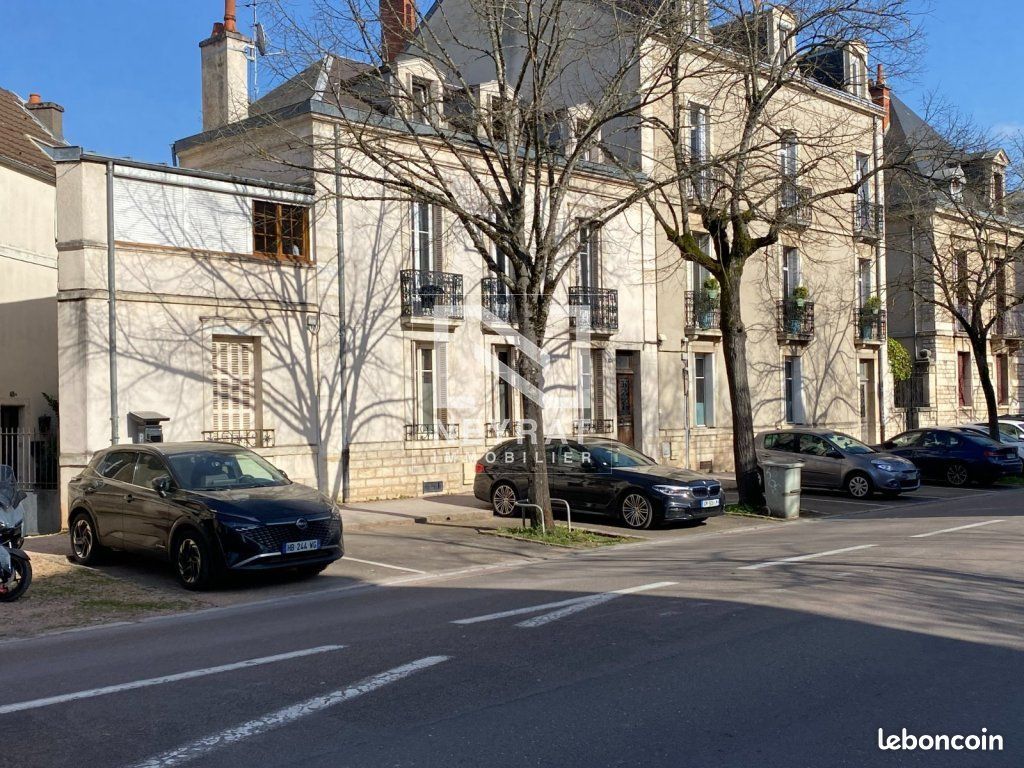 Immeuble 3 pièces 180 m² · à Dijon · 180 m² · 430 000 €