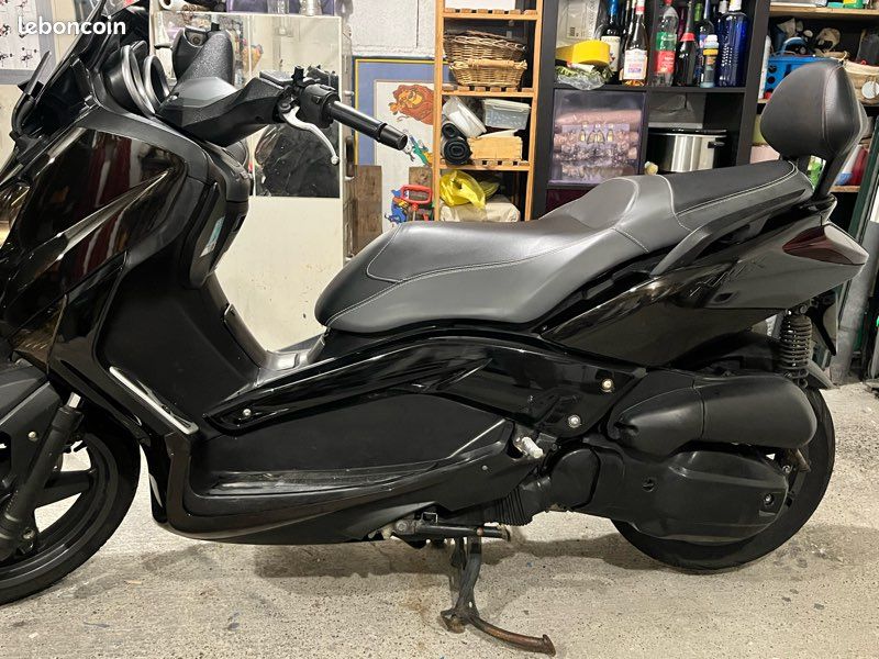 Yamaha Xmax 125 Momo Design Xmax 125 Momo Design Motos