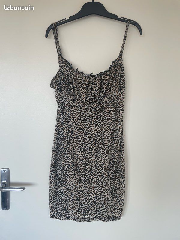 Robe léopard courte à bretelles SHEIN (image 1)
