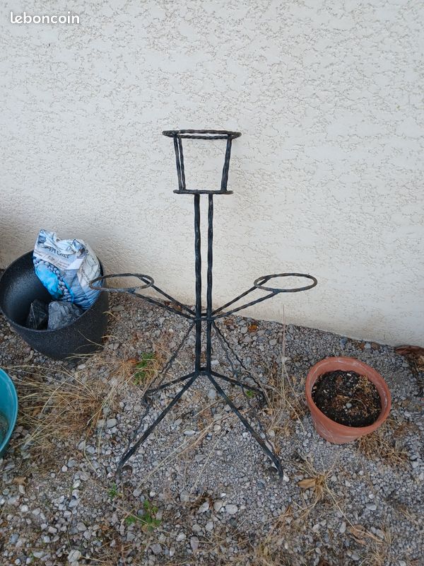 Porte plante en métal pour le jardin (image 2)