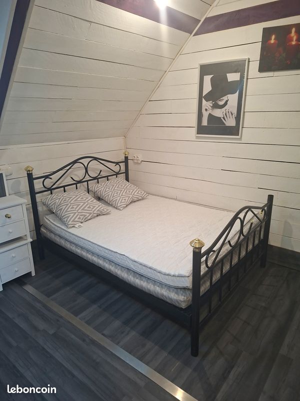 Appartement 1 pièce 23 m² · à Guingamp · 23 m² · 300 €