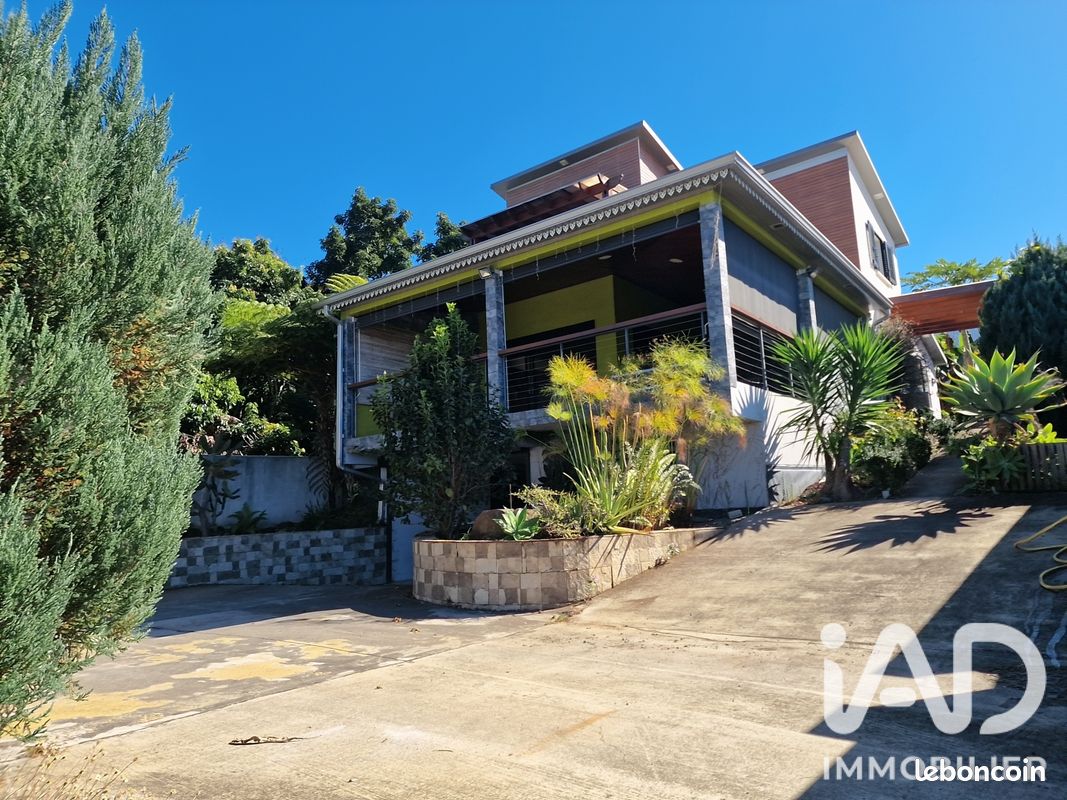 Maison 4 pièces 209 m² · à Entre-Deux · 209 m² · 624 000 €