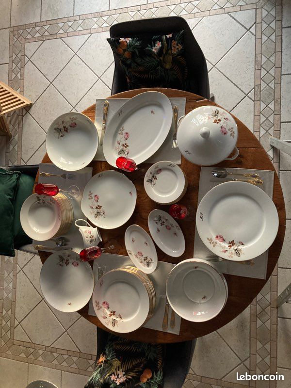 Limoges - Service de table pour 12 personnes (74) - Empire