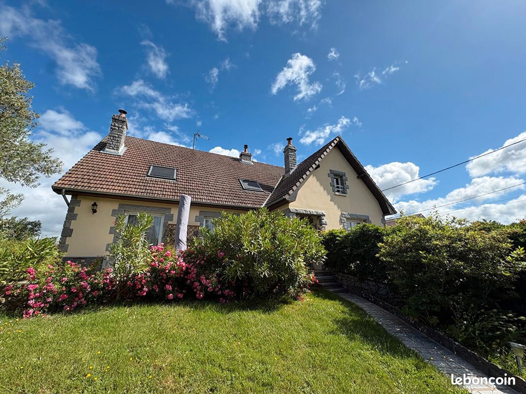 Maison 5 pièces 160 m² · à Alexain · 160 m² · 900 €/mois