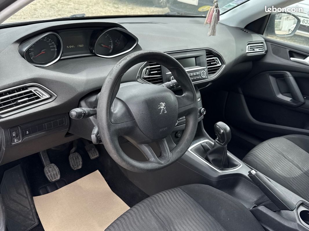 PEUGEOT 308 1.6 HDi 92ch FAP BVM5 Access (image 14)