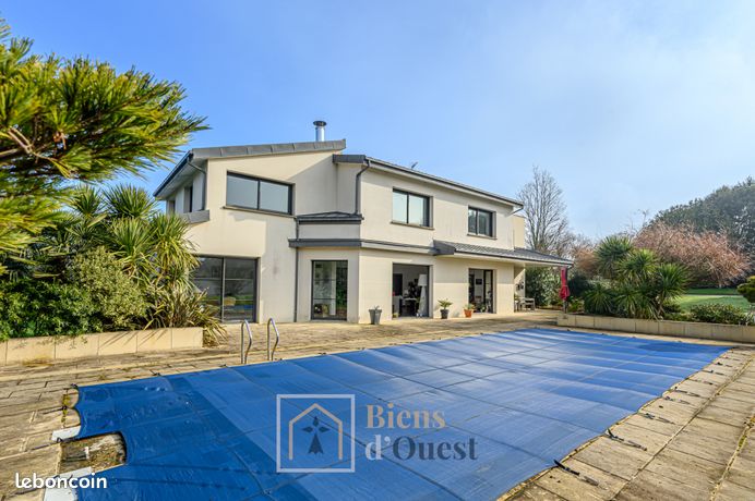 Maison 9 pièces 350 m²