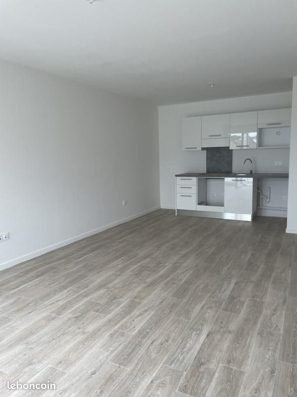 Appartement 3 pièces 61 m² · à Le Petit-Quevilly · 61 m² · 672 €