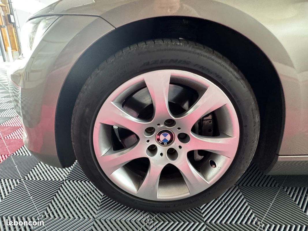 BMW SERIE 3 CAB E93 330i Luxe A (image 10)
