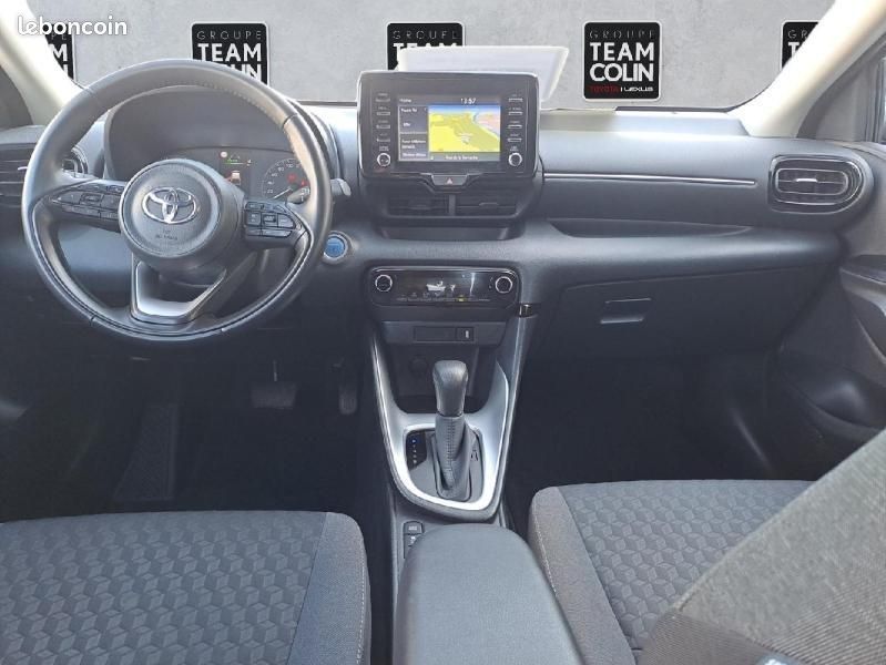Toyota Yaris 116h Dynamic Business 5p + Programme Beyond Zero Academy MY22 (image 10)