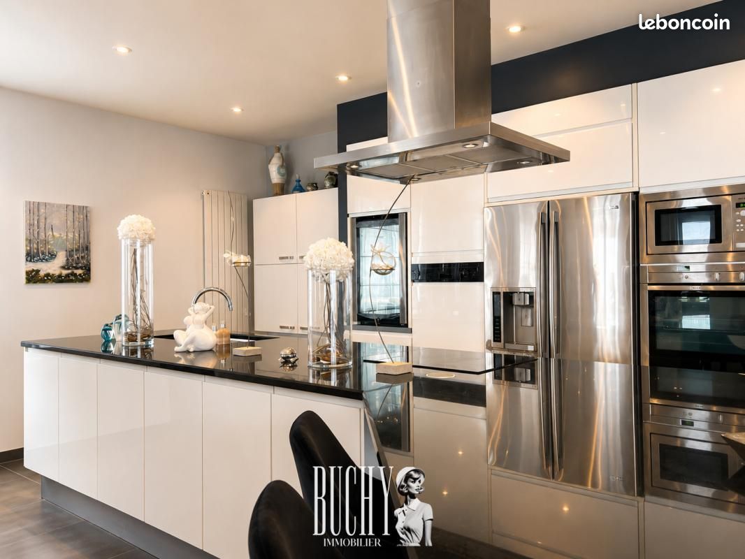 Villa 7 pièces 210 m² (image 1)