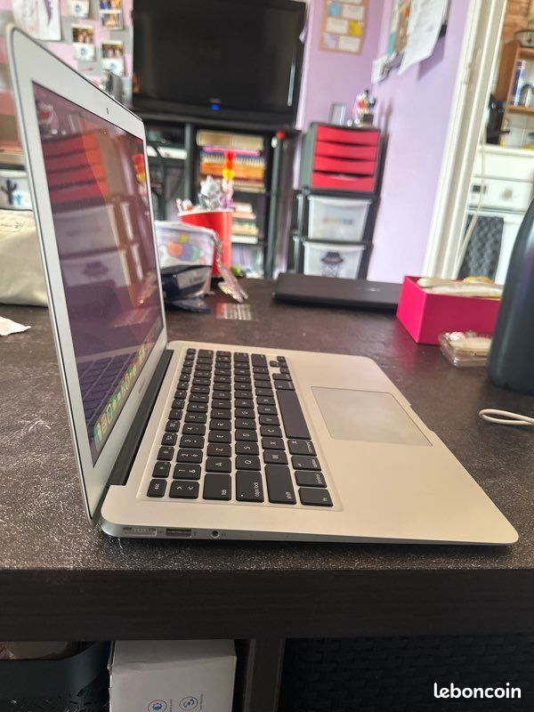 Apple acBook Air 13 Pouces Ordinateur Portable avec Puce 4