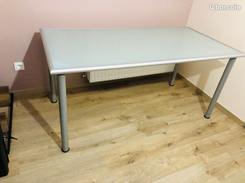 Table/bureau (image 1)