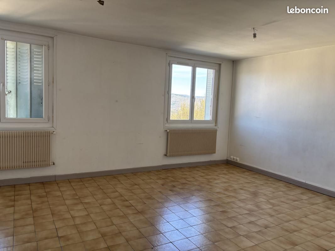 Appartement 4 pièces 103 m² · à Aubenas · 103 m² · 87 000 €