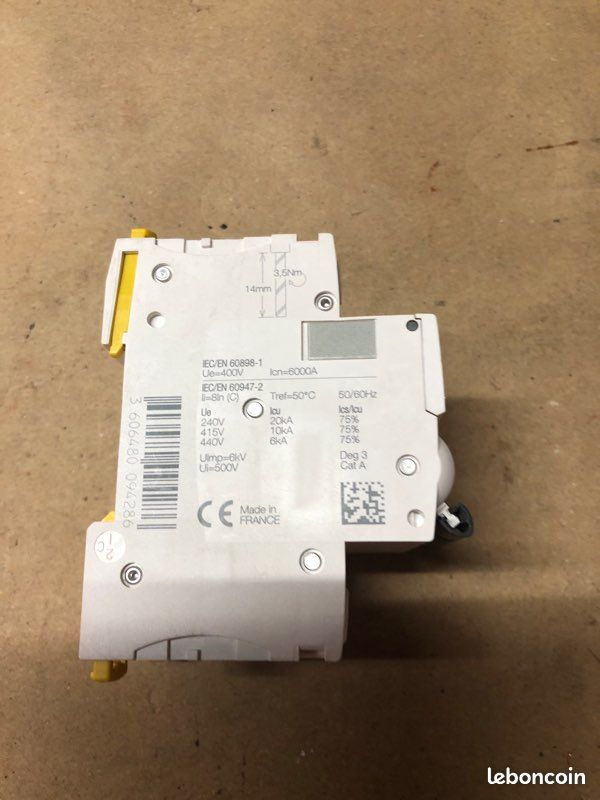 Disjoncteur IC60 N 3x63A ref A9F77363 (image 4)