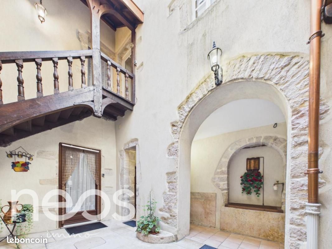 Maison 8 pièces 211 m² · à Nuits-Saint-Georges · 211 m² · 489 000 €