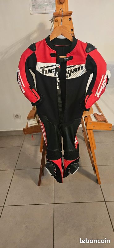 Conbinaison enfant 7ans neuve (image 1)