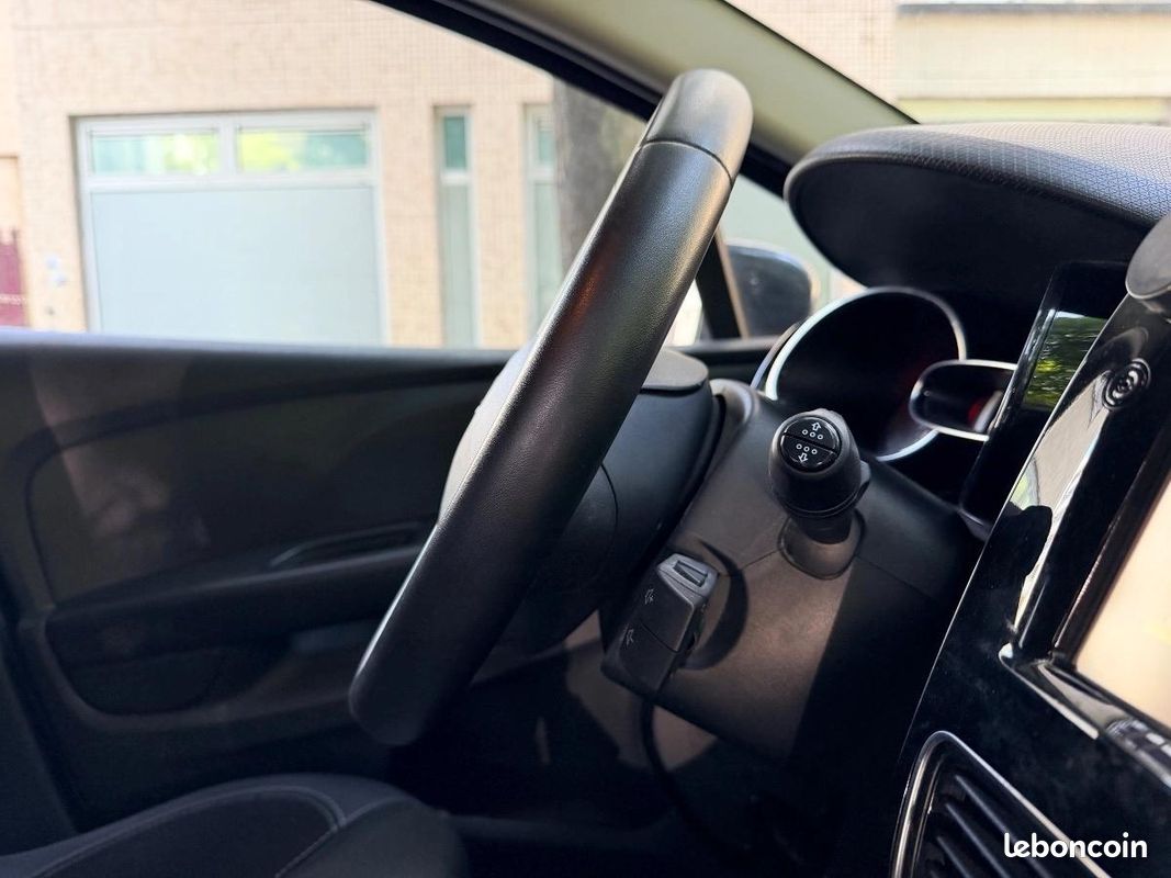 Renault Clio IV Energy ZEN 1.5 dCi 75ch (image 29)