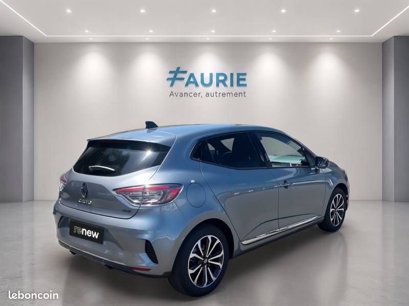 Renault Clio E-Tech full hybrid 145 ch GSR2 Techno (image 5)