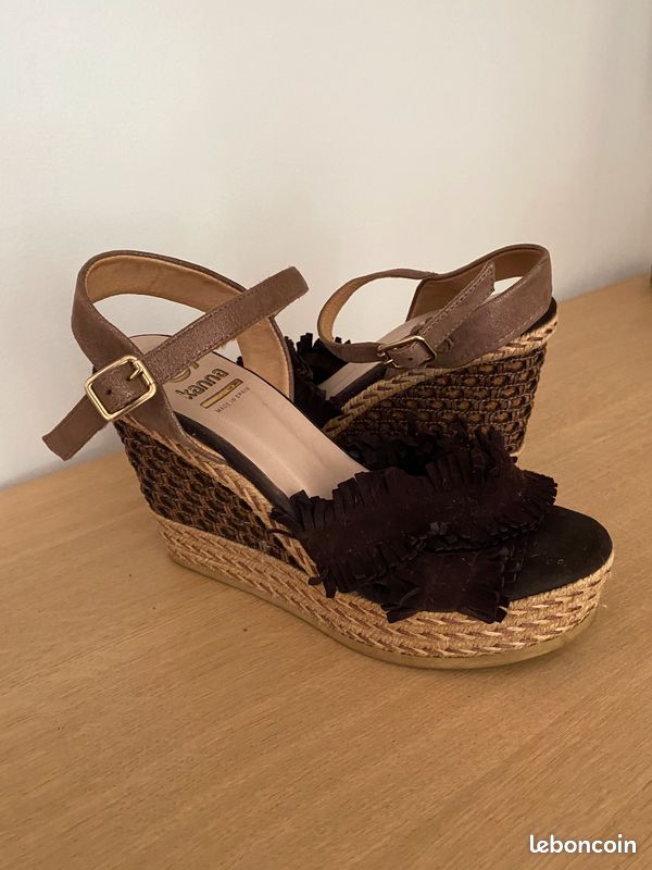 Sandales compensées marron chocolat T38 Kanna Chaussures