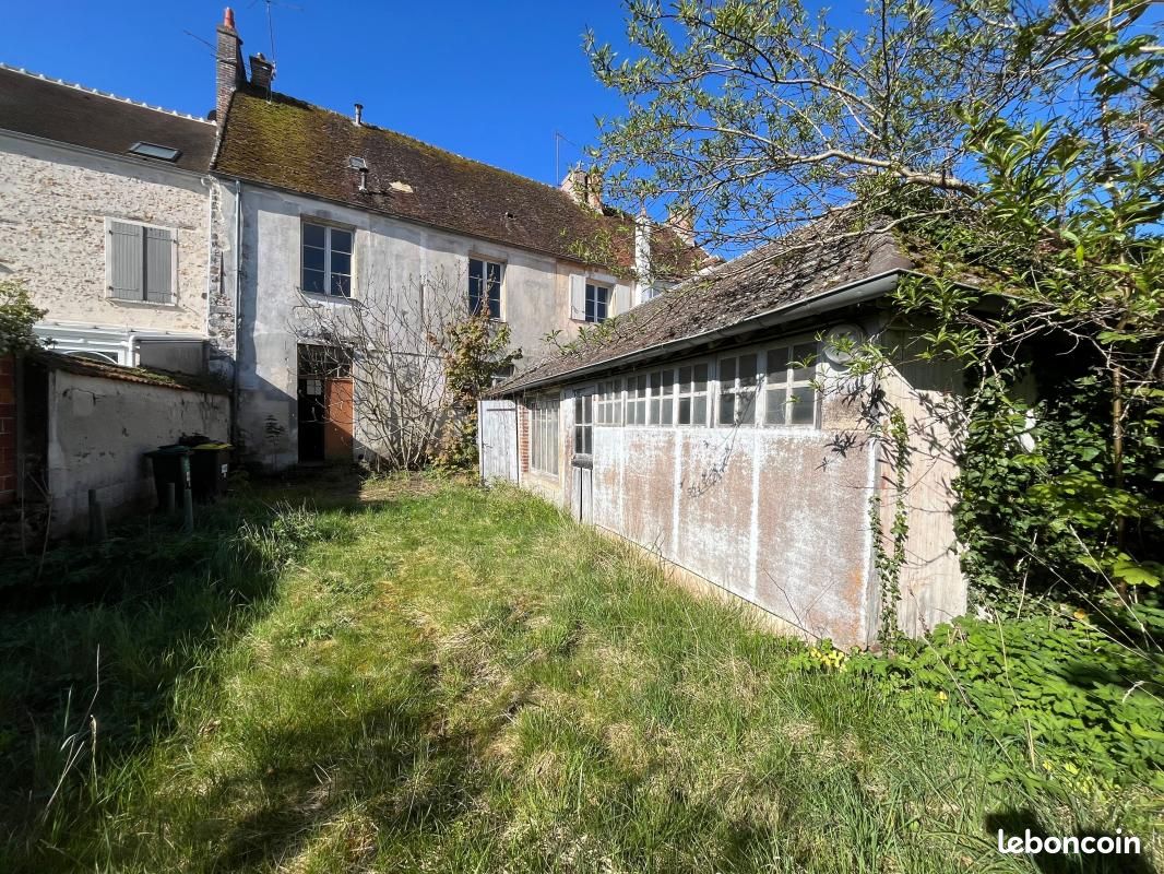 Maison 5 pièces 193 m² · à Rozay-en-Brie · 193 m² · 175 000 €