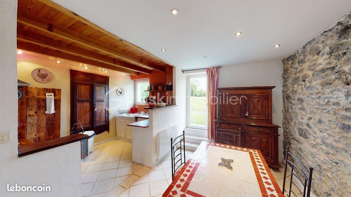 Maison 7 pièces 180 m² - Luxe-Sumberraute 64120 (image principale 6)