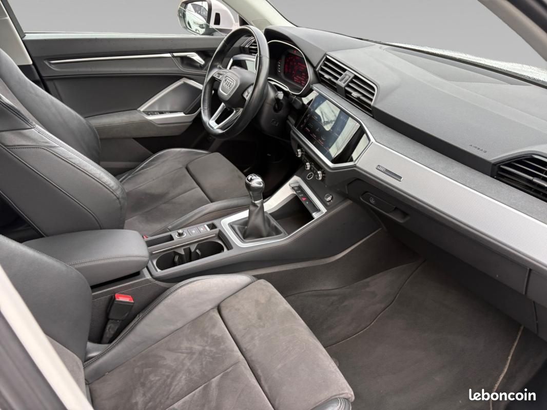 Audi Q3 35 TFSI 150 ch Design Luxe (image 11)