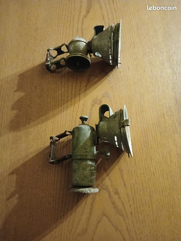 Lot De Lampes De Vélo Anciennes - Cibié, Soubitez, Hella - Vintage
