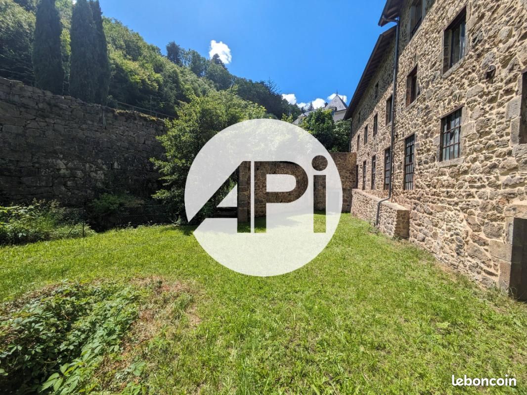 Appartement 130 m² · à Pélussin · 130 m² · 79 000 €
