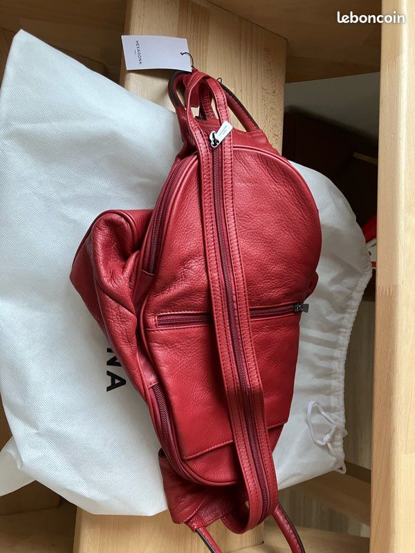Sac femme neuf avec étiquette et sa protection (image 2)