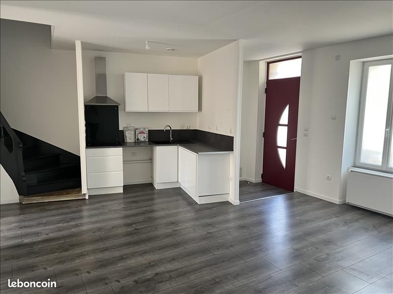 Maison 5 pièces 102 m² · à La Châtre · 102 m² · 640 €/mois