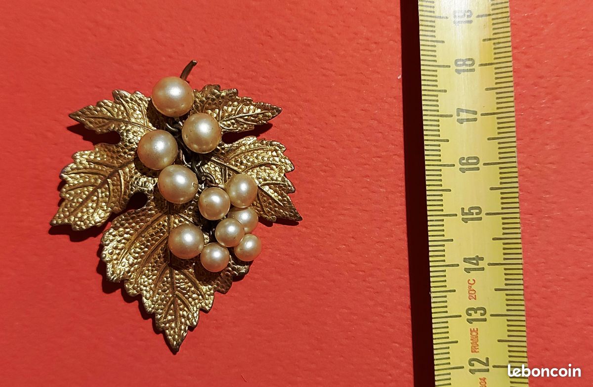 Broche Vintage – Grappe De Perles Et Cristaux Prune – Bijou Fantaisie Femme