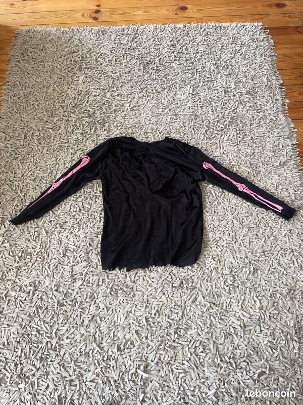 Tee shirt squelette rose et noir (image 2)