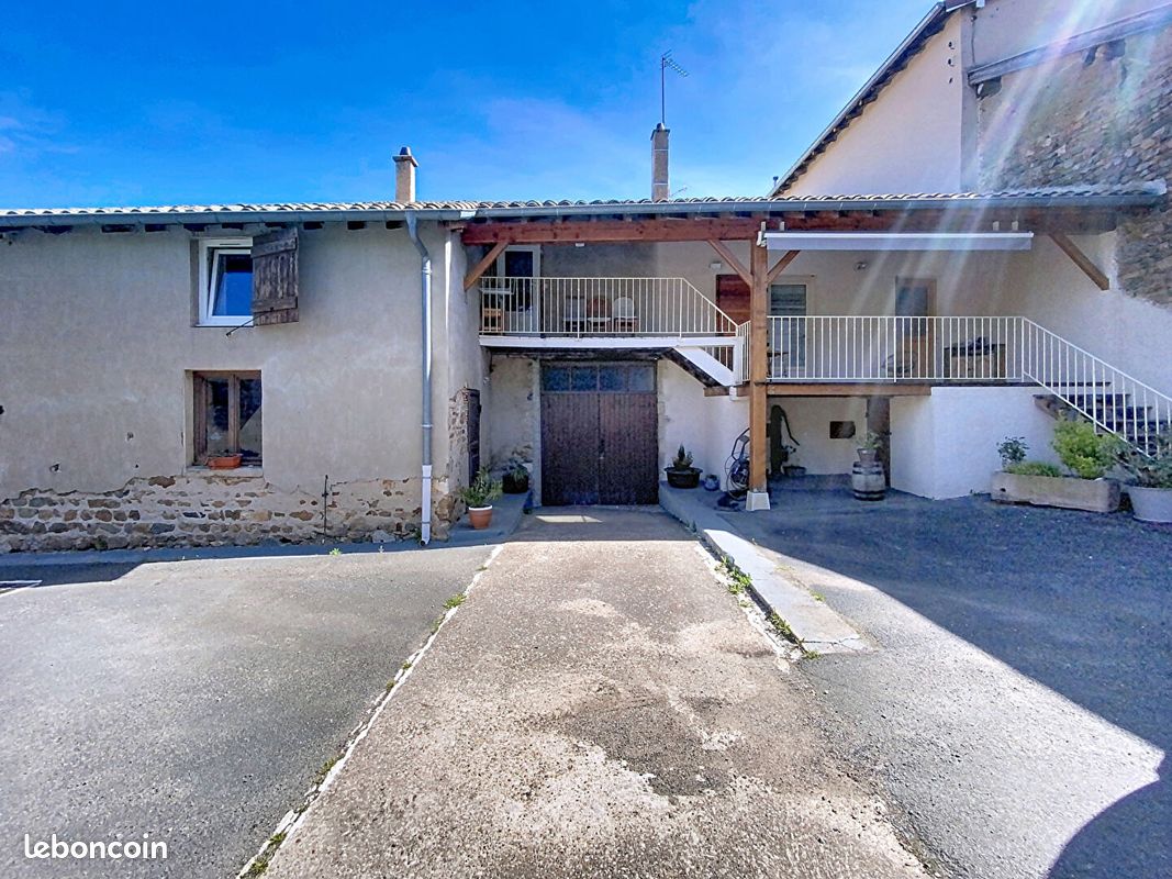 Maison 5 pièces 300 m² · à Quincié-en-Beaujolais · 300 m² · 320 000 €