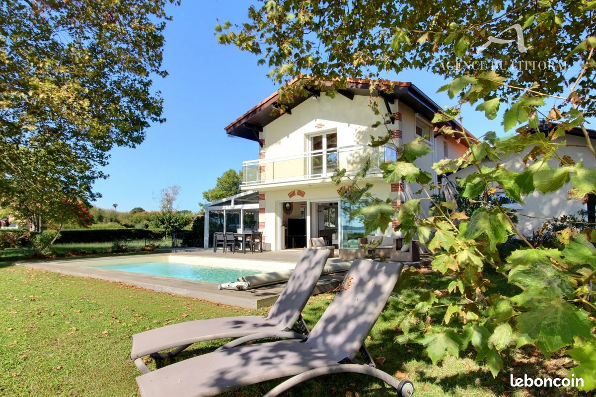 Maison 5 pièces 200 m² · à Arès · 200 m² · 1 765 000 €