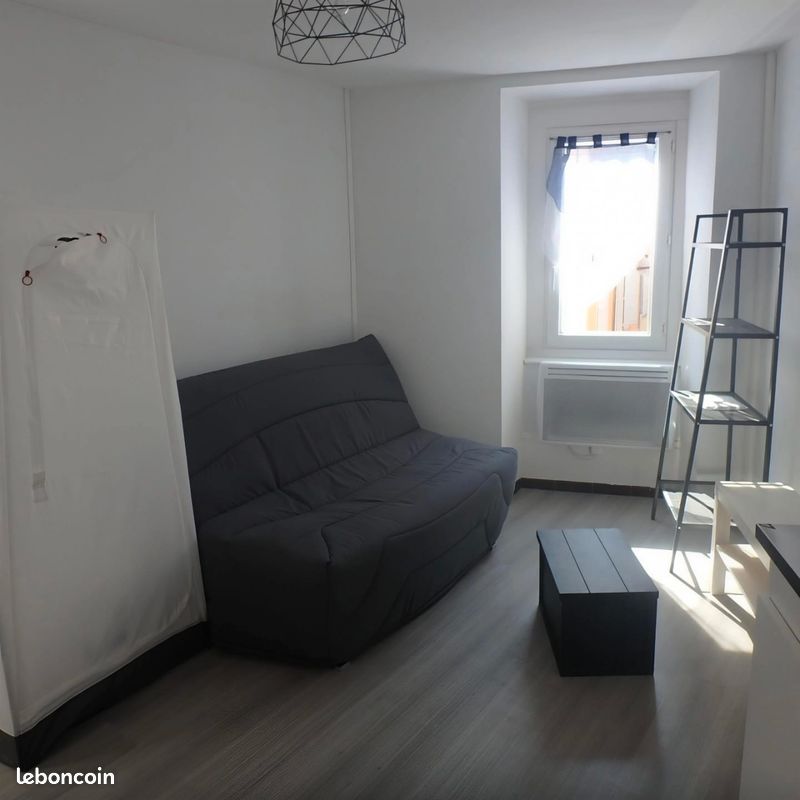 Appartement 1 pièce 21 m² · à Millau · 21 m² · 345 €/mois