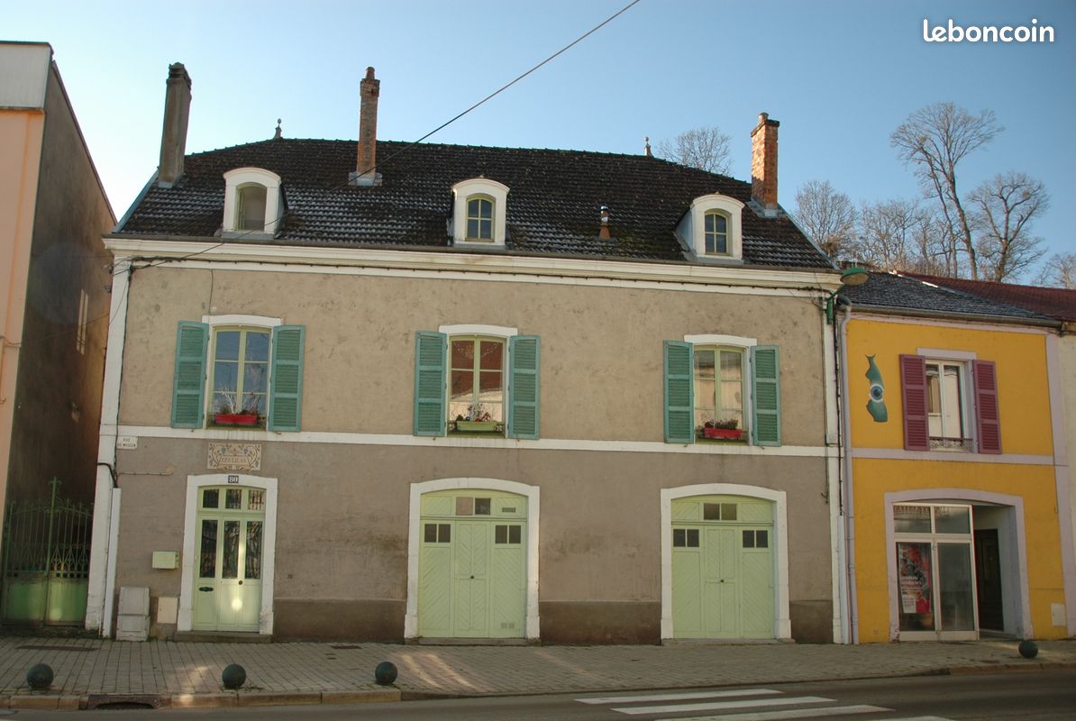 Maison 5 pièces 225 m² · à Bourbonne-les-Bains · 225 m² · 205 000 €