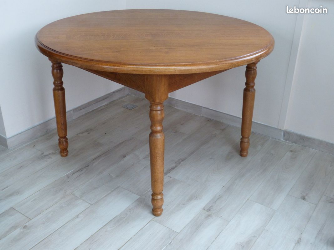 Table ronde en chêne (image 1)