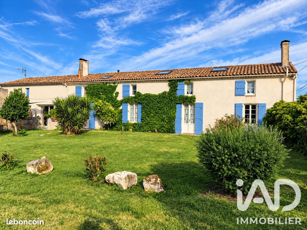 Maison 12 pièces 307 m² · à Bégadan · 307 m² · 395 000 €
