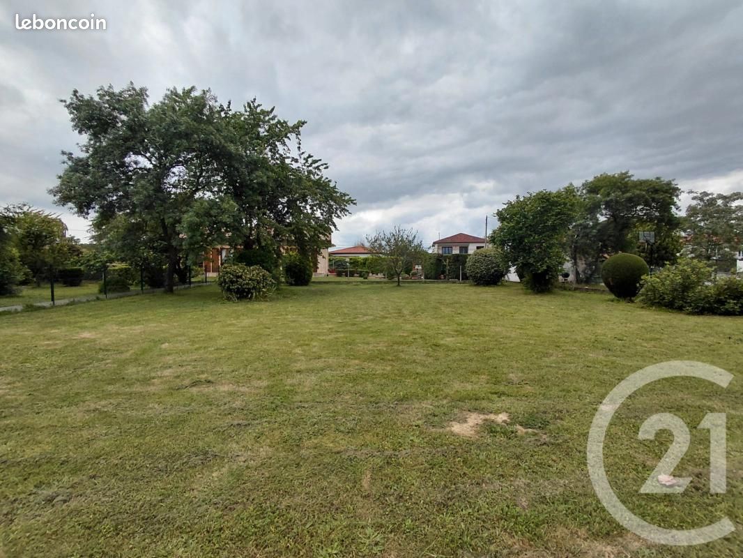 Terrain 650 m² Mondonville · 140 700 €