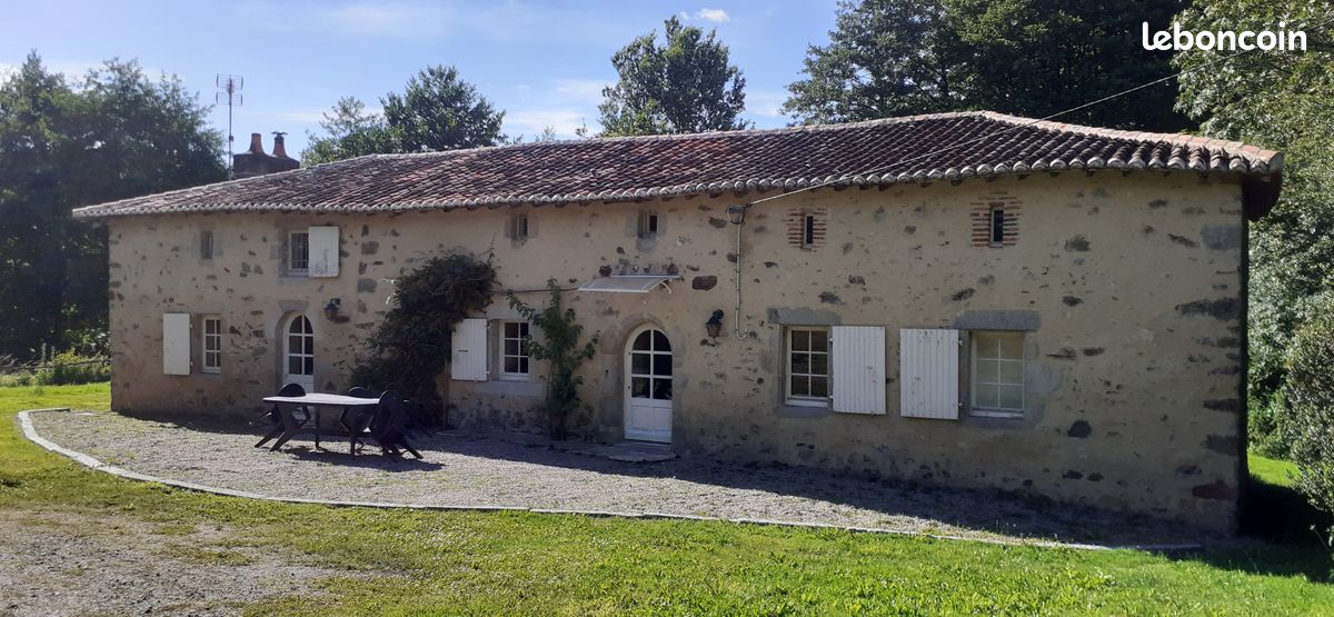 Maison 6 pièces 140 m² · à La Forêt-sur-Sèvre · 140 m² · 940 €/mois