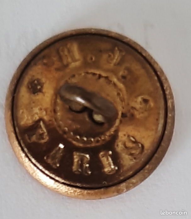 8 boutons dorés décor fleur de lotus (image 3)