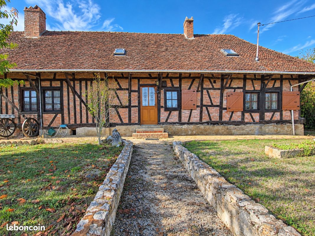 Maison 8 pièces 140 m² · à Louhans · 140 m² · 140 000 €